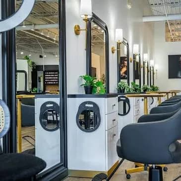 Othdabere salon: Styling Stations
